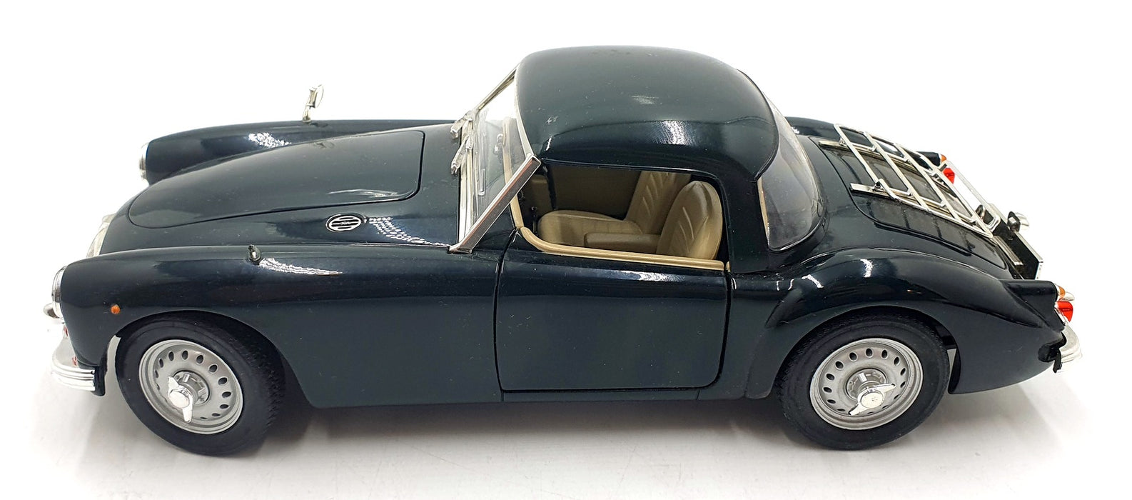 Revell 1/18 Scale Diecast 22426V - MGA Hard Top - Green