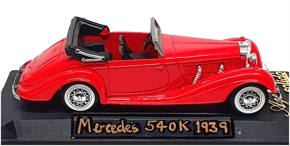 Solido 1/43 Scale Diecast 15224 - 1939 Mercedes Benz 540K - Red