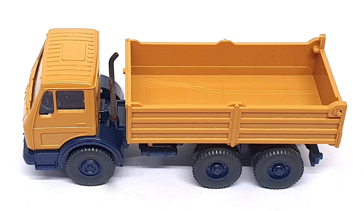 Wiking 1/87 Scale 16673 - Mercedes Benz Tipper Truck - Mustard