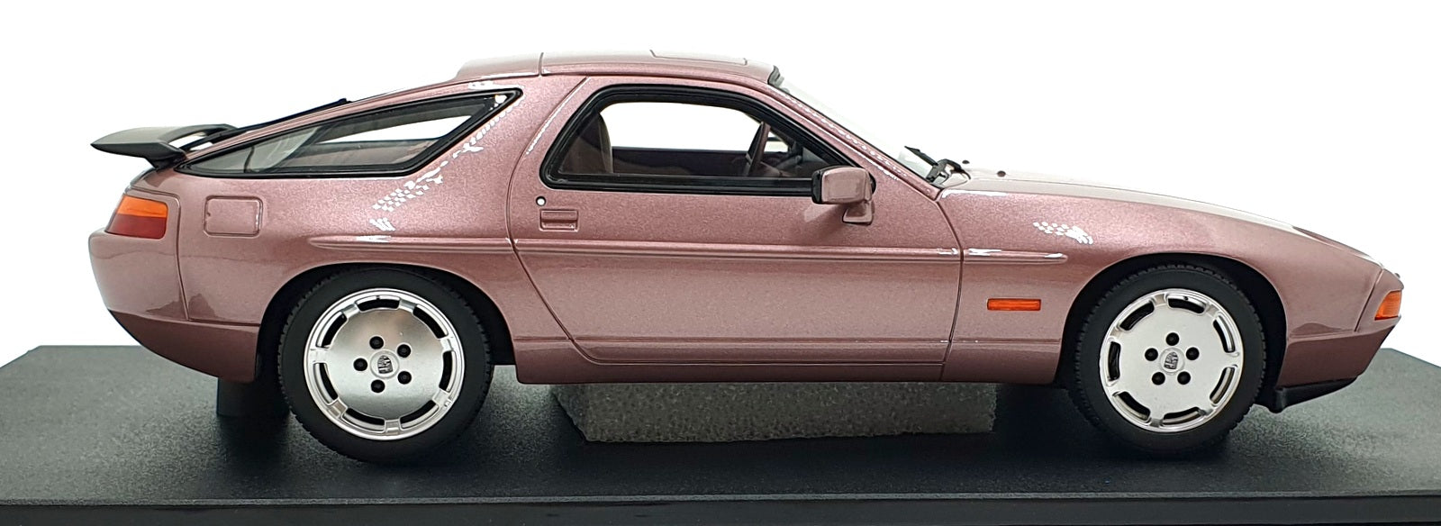 GT Spirit 1/18 Scale Resin GT524 - Porsche 928 S4 - Rose