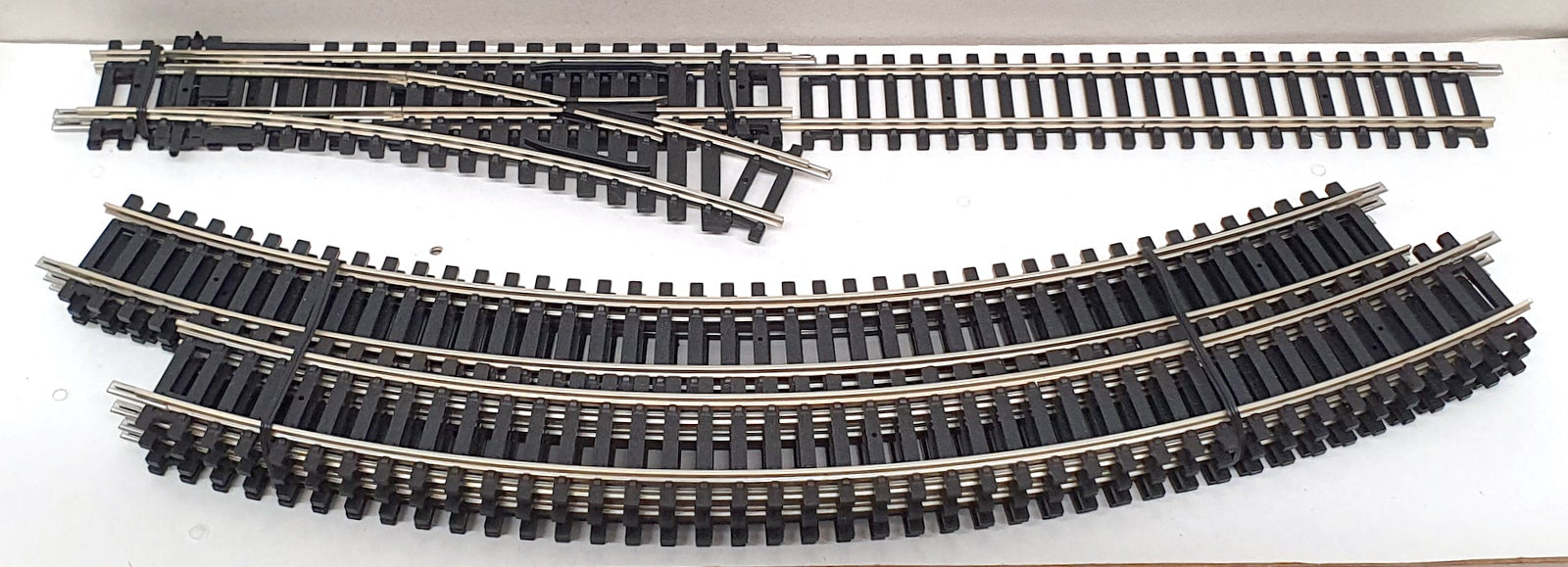 Hornby OO Scale (1/76) R8017 - Track Pack C - 11 Pieces