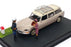 Altaya La Route Bleue 1/43 Scale DIR117 - Citroen DS ID20 Diorama - Beige/Grey