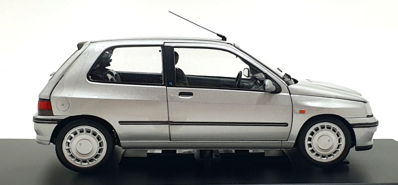 Norev 1/18 Scale Diecast 185256 - 1992 Renault Clio 16S - Iceberg Grey