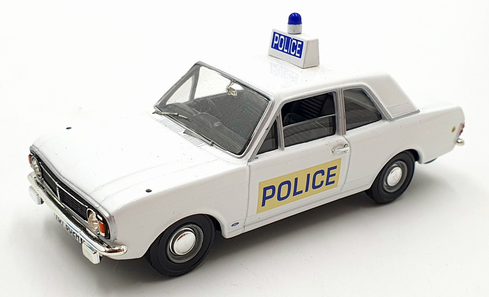 Vanguards 1/43 Scale Diecast VA04101 Ford Lotus Cortina MKII Hampshire Constab.