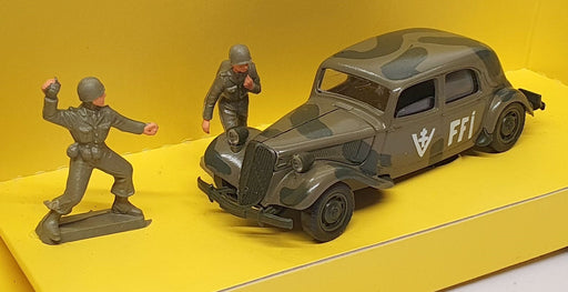 Solido 1/43 Scale 6035 - Citroen 15CV FFI Military Car + Figures - Camouflage