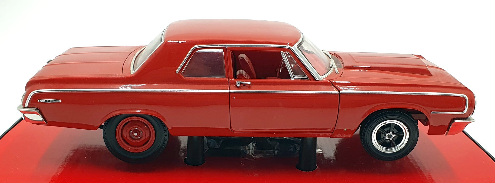 Highway 61 1/18 Scale 50247 - 1964 Dodge Super Stock ' Little Old Lady' Red