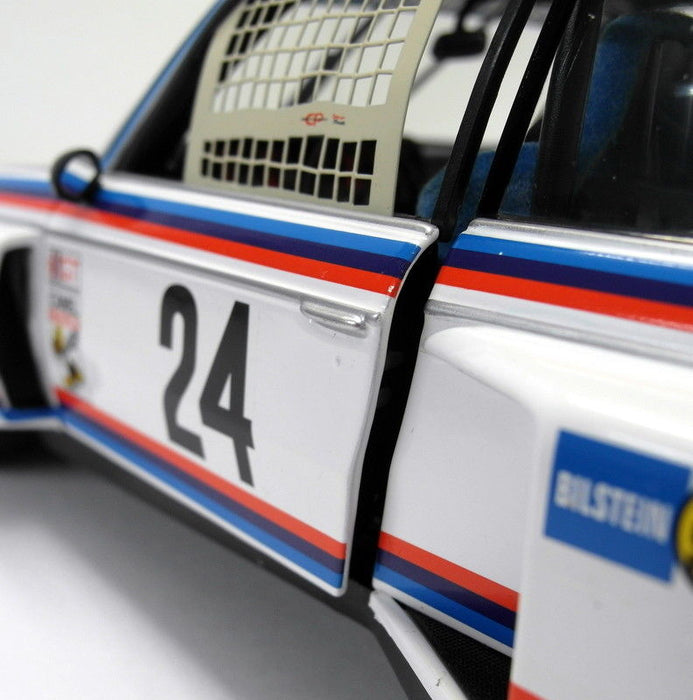 Minichamps 1/18 Scale 180 752924 - BMW 3.5 CSI 6H Riverside '75 Posey