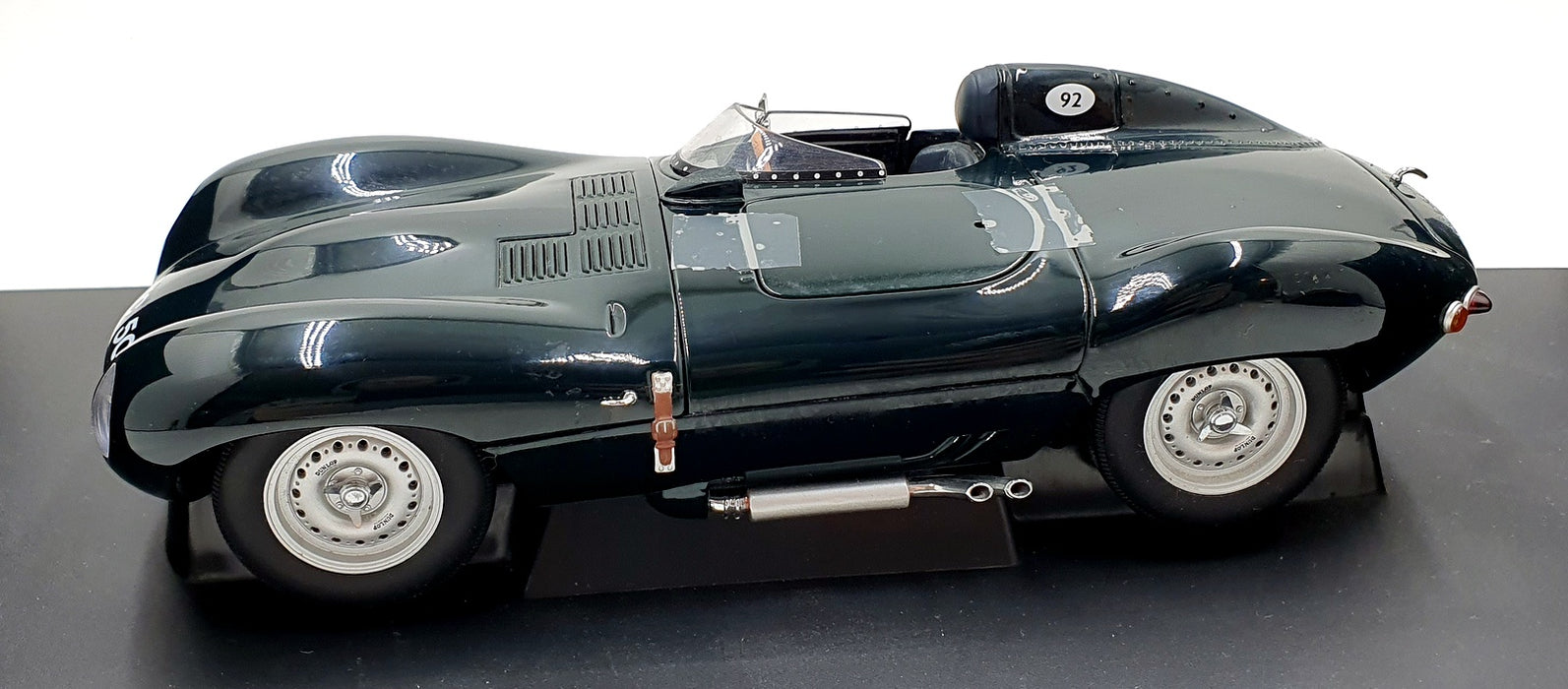 Autoart 1/18 Scale 73561 - Jaguar D Type Short Nose - Green