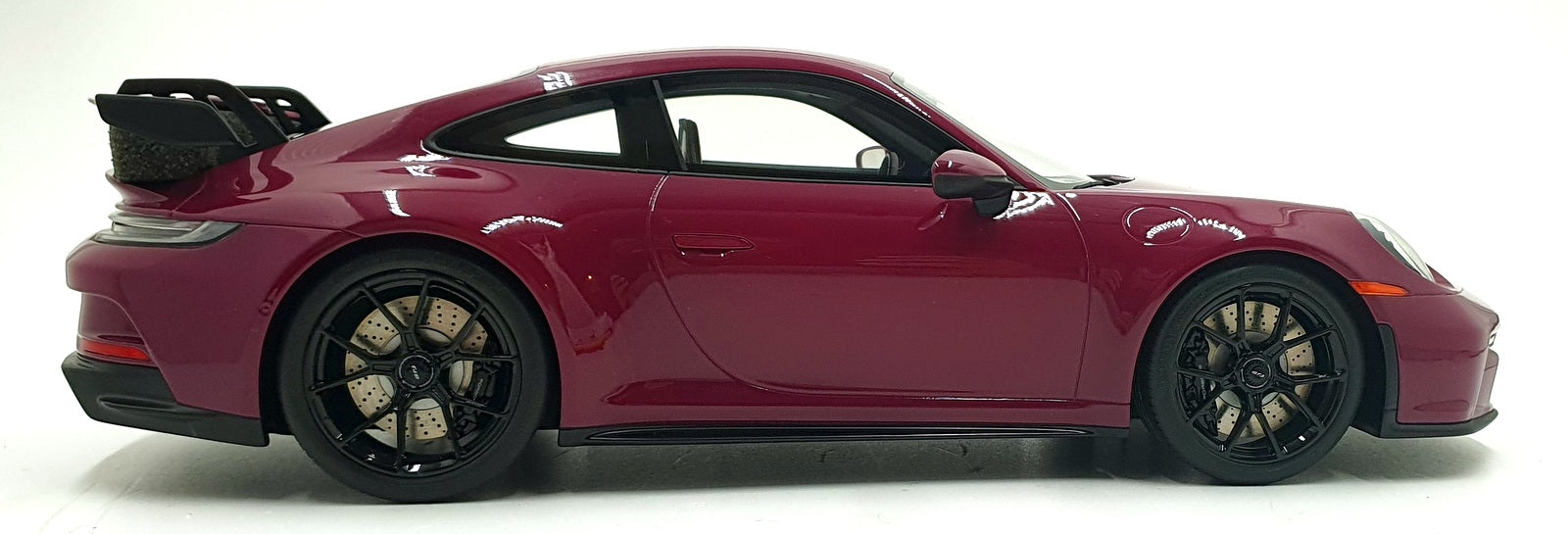 GT Spirit 1/12 Scale Resin GT536 - Porsche 911 (992) GT3 - Ruby Star Neo
