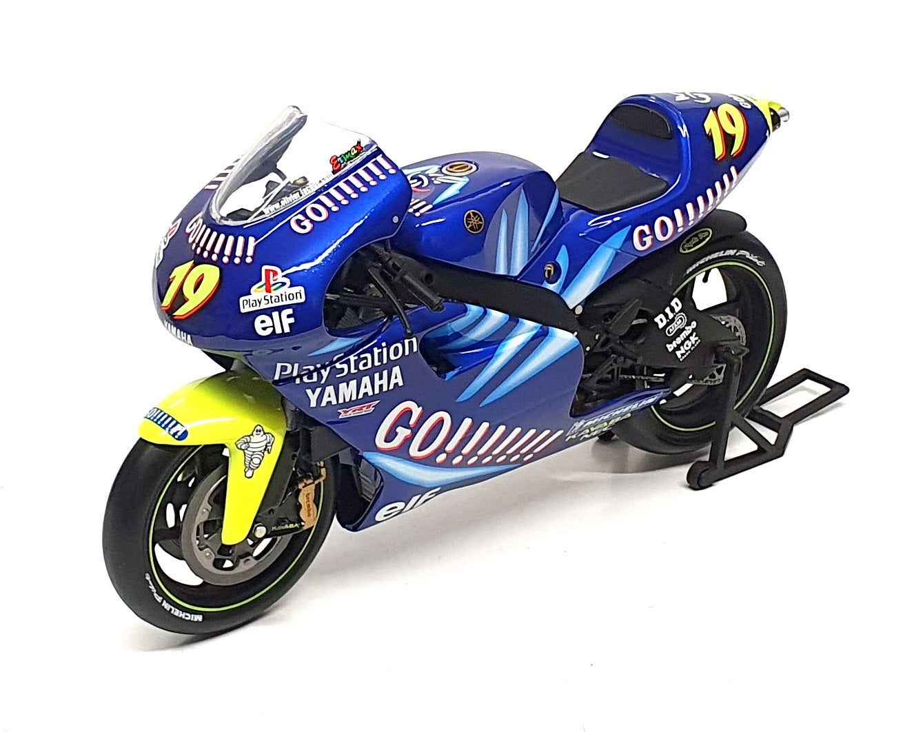 Minichamps 1/12 Scale 122 016319 - Yamaha YZR 500 #19 500cc GP 2001 O. Jacque