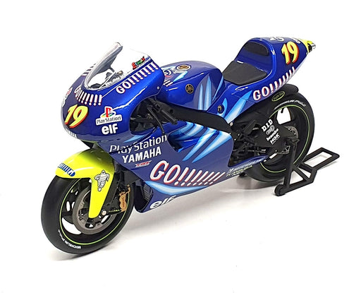 Minichamps 1/12 Scale 122 016319 - Yamaha YZR 500 #19 500cc GP 2001 O. Jacque