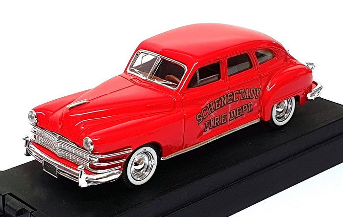 Solido 1/43 Scale 4525 - Chrysler Windsor Schenectady Fire Dept. - Red