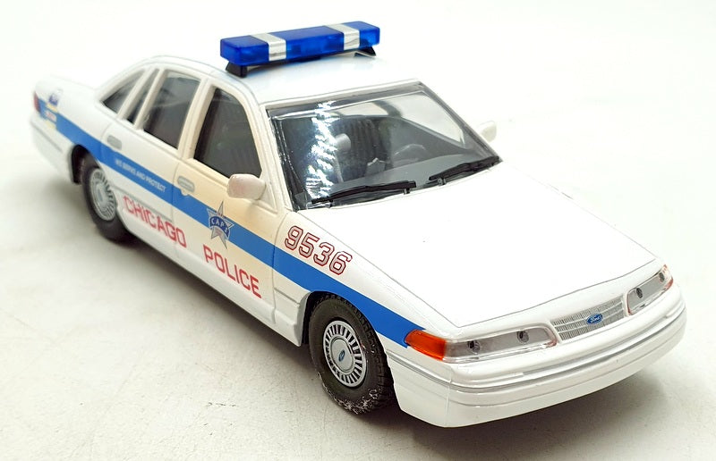 Code 3 Collectibles 1/24 scale Diecast 2724L Ford Crown Victoria Chicago Police