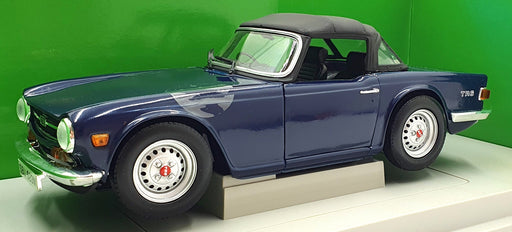 Britains 1/18 Scale Diecast 7898 - Triumph TR6 Roadster - Blue