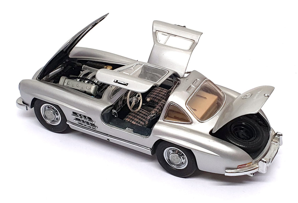 Franklin Mint 1/24 Scale 150326B - 1954 Mercedes Benz 300SL - Silver