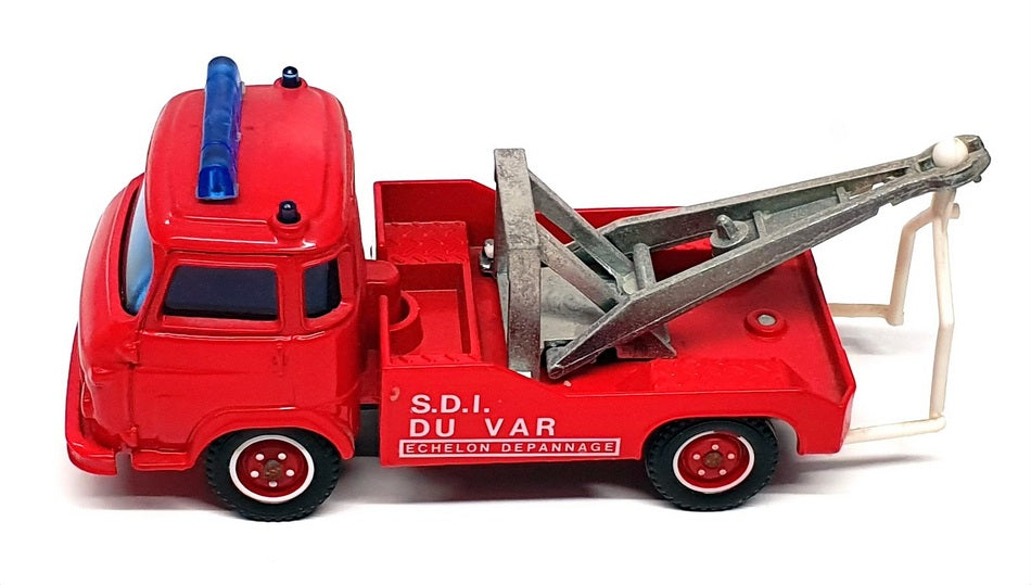 Solido 1/50 Scale 2102 - Renault Saviem SG4 Fire Tow Truck - Red