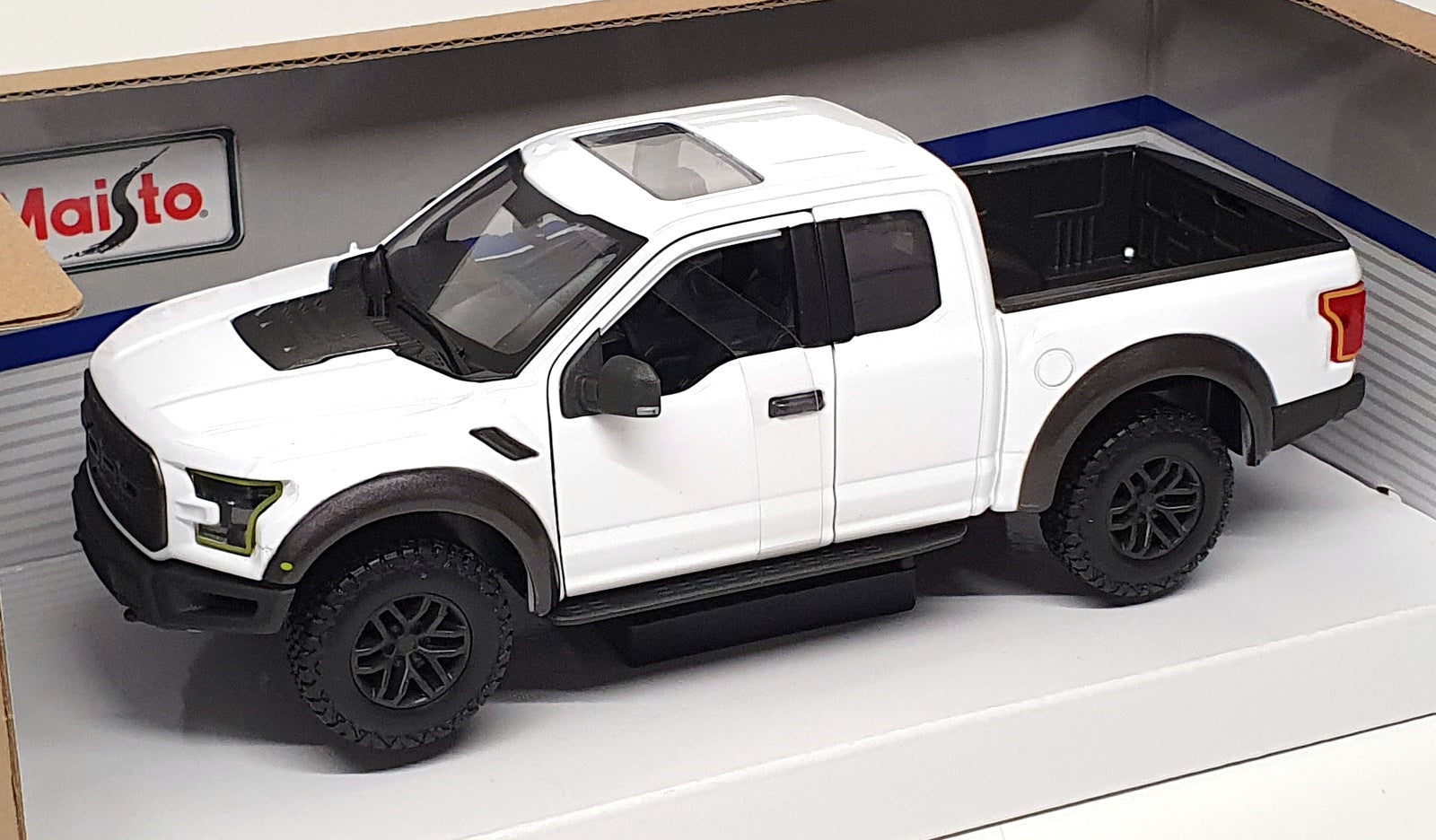 Maisto 1/24 Scale Diecast 31266 - 2017 Ford Raptor Truck - White