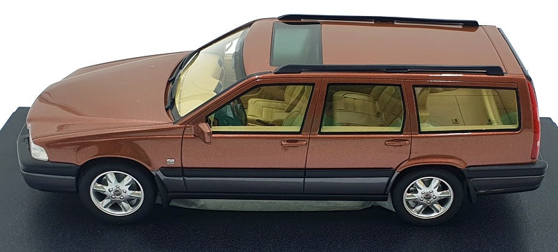 Modèle réduit Volvo - V70 Xc Cross Country Sw Station Wagon 1996 Modèle réduit Volvo - V70 Xc Cross Country Sw Station Wagon 1996