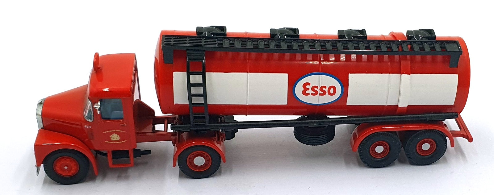 Corgi 1/50 Scale 16302 - Scammell Highwayman Tanker Trailer "Esso" - Red/White