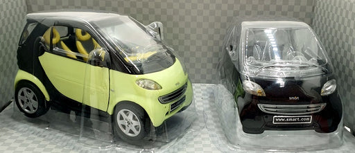 Maisto 1/18 Scale Diecast 31852 Smart Fortwo Coupe - Green With Additonal Cover