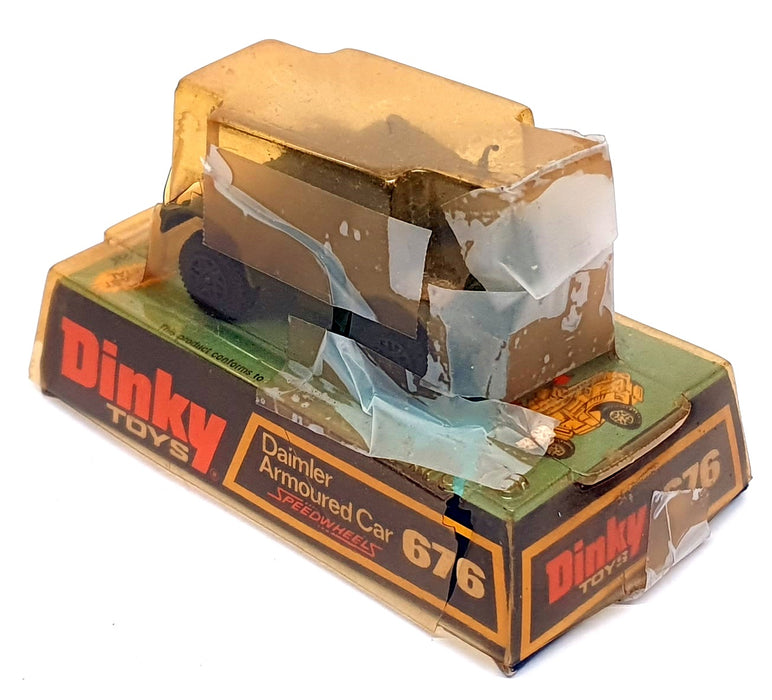 Dinky Toys Original Diecast 676 - Daimler Armoured Car - Green