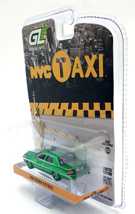 Greenlight 1/64 Scale 29773 - Ford Crown Victoria Taxi Chase - Green