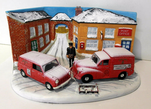 Vanguards 1/43 Scale GD1002 - Morris Minor Van & Mini Van Royal Mail Diorama