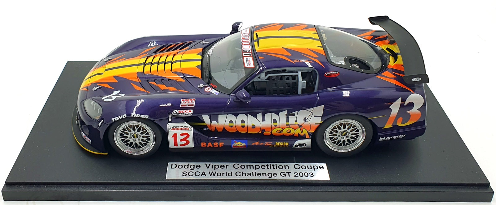 AutoArt 1/18 Scale 80423 - Dodge Viper Comp Coupe SCCA Wolrd Challenge GT 2003