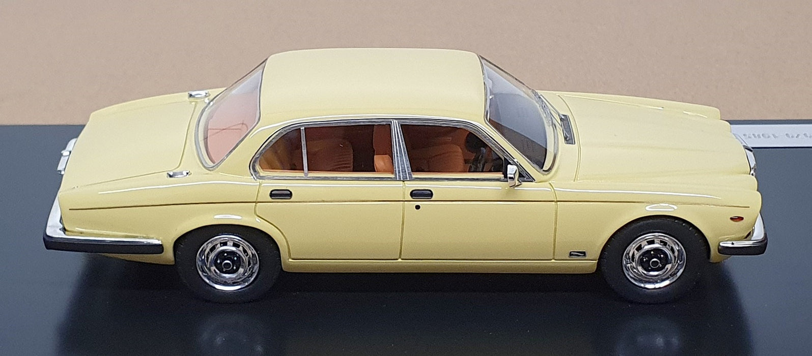 Matrix 1/43 Scale MX41001-282 - 1979-85 Jaguar XJ6 4.2 SIII - Portland Beige