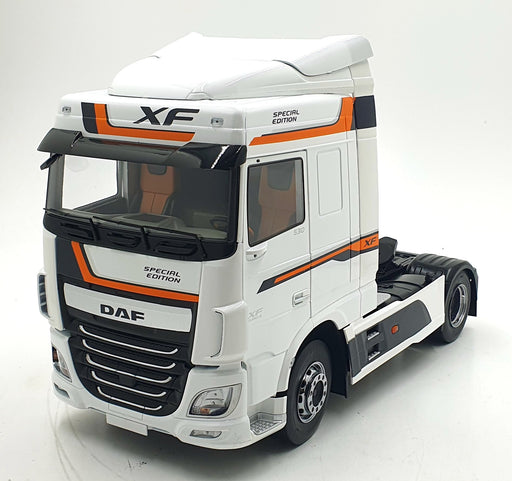 Ixo 1/18 Scale PLC30214 - DAF XF Space Truck - White