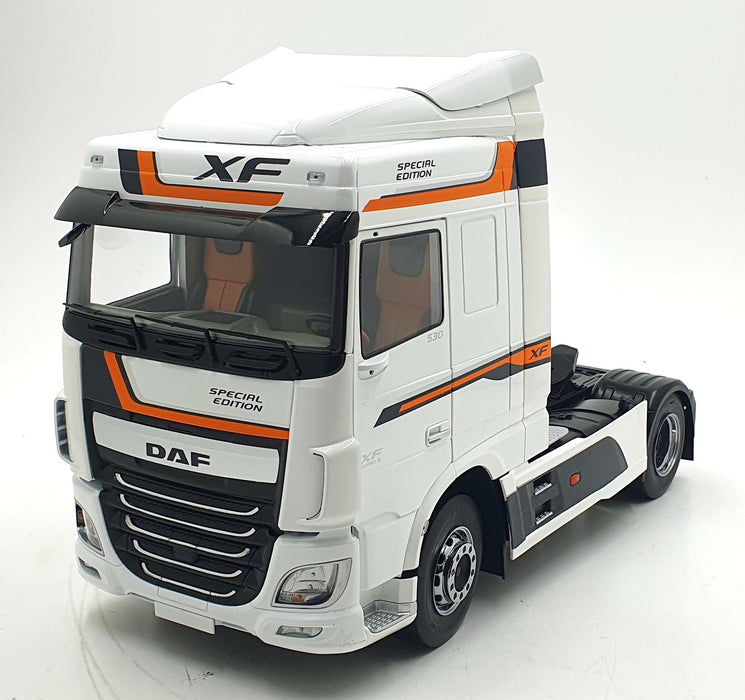 Ixo 1/18 Scale PLC30214 - DAF XF Space Truck - White