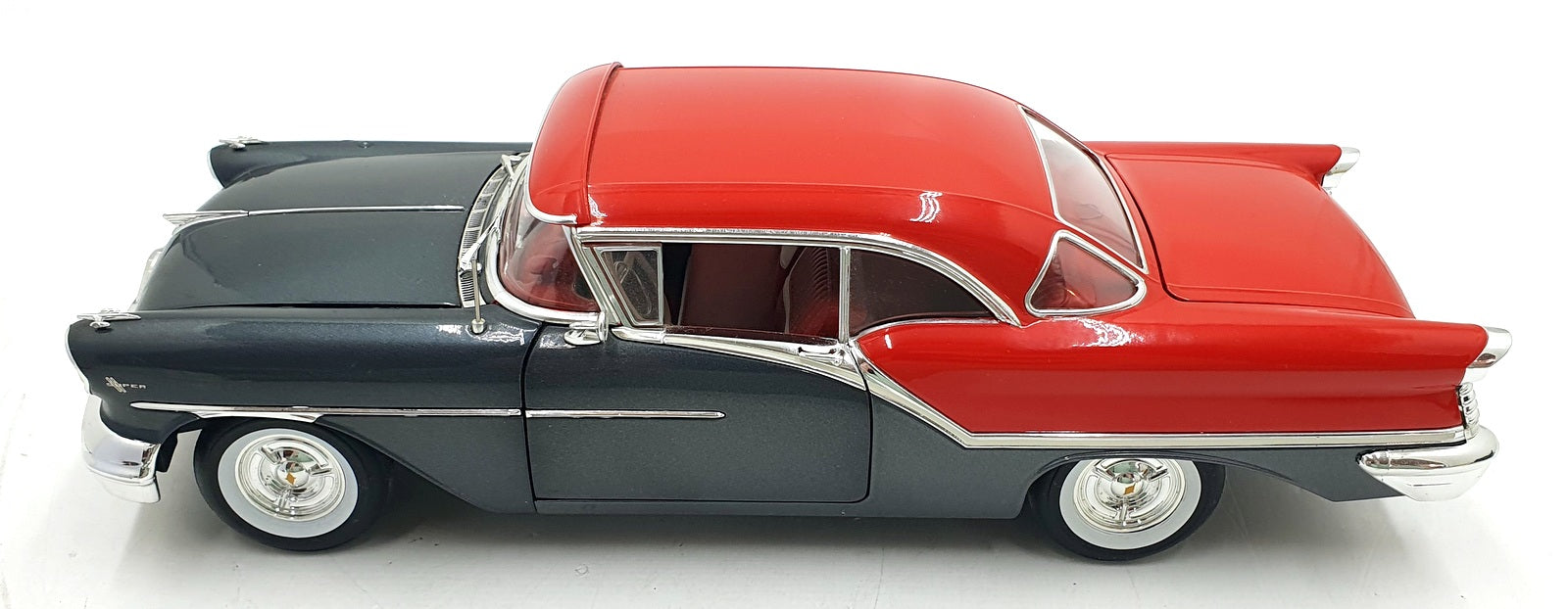Acme 1/18 Scale Diecast A1808001 - 1957 Oldsmobile Super 88 Grey/Red