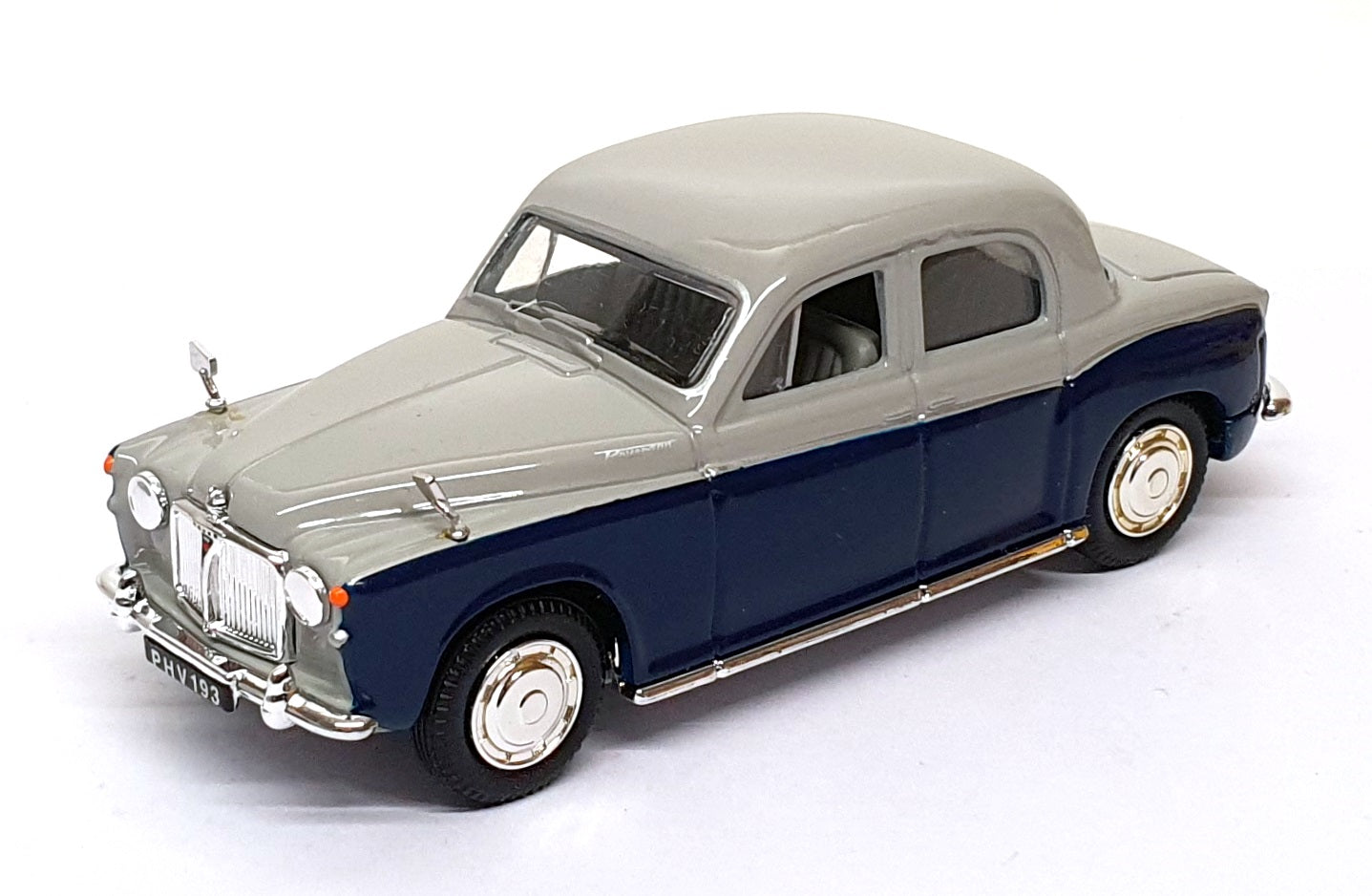 Vanguards 1/43 Scale Diecast VA19004 - Rover P4 - Blue/Grey