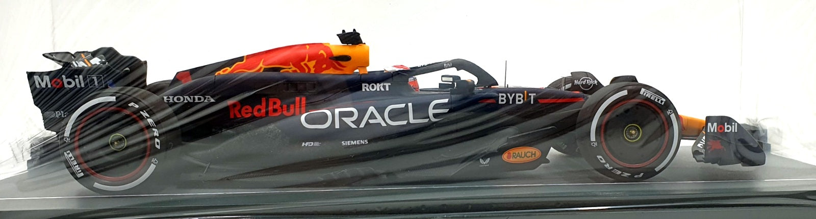 Spark 1/18 Scale 18S982 - Oracle Red Bull Racing #1 1st Bahrain GP 2024