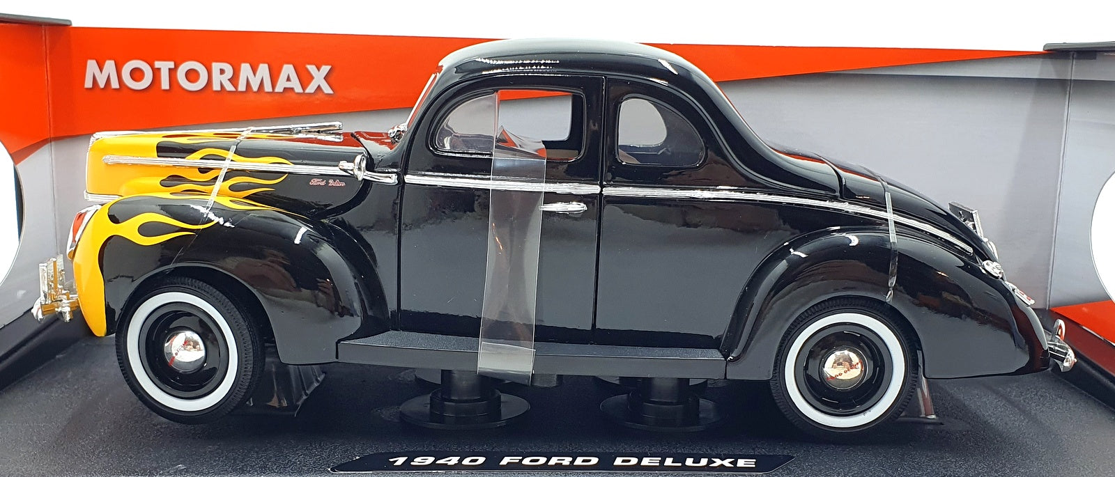 Motor Max 1/18 Scale Diecast 73108 - 1940 Ford Deluxe - Black/Flames