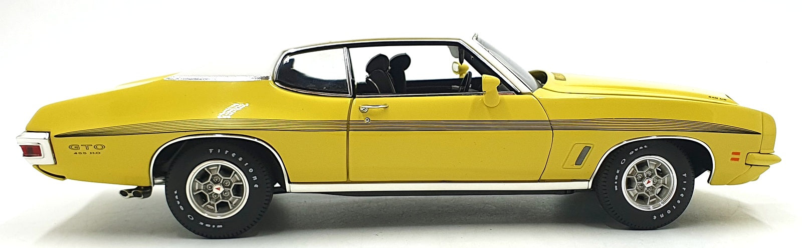 Acme 1/18 Scale Diecast A1801227 1972 Pontiac GTO LeMans - Yellow/White