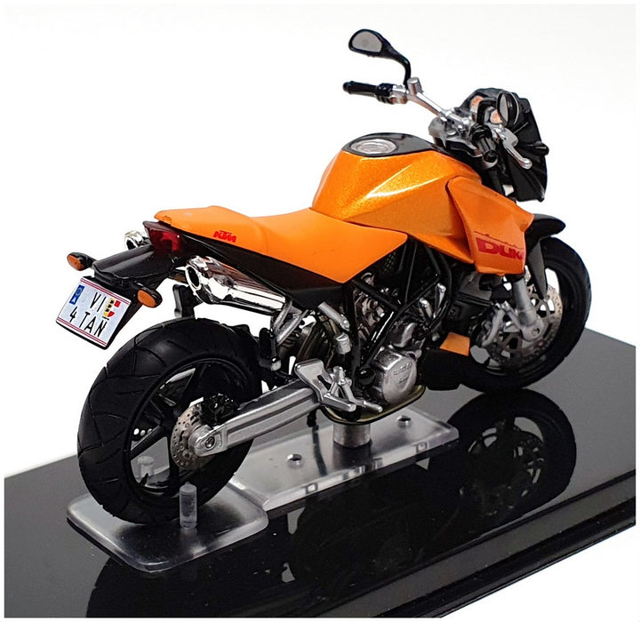 Atlas Editions 1/24 Scale 4 110 108 - KTM LC8 Duke Motorbike - Orange/Black 