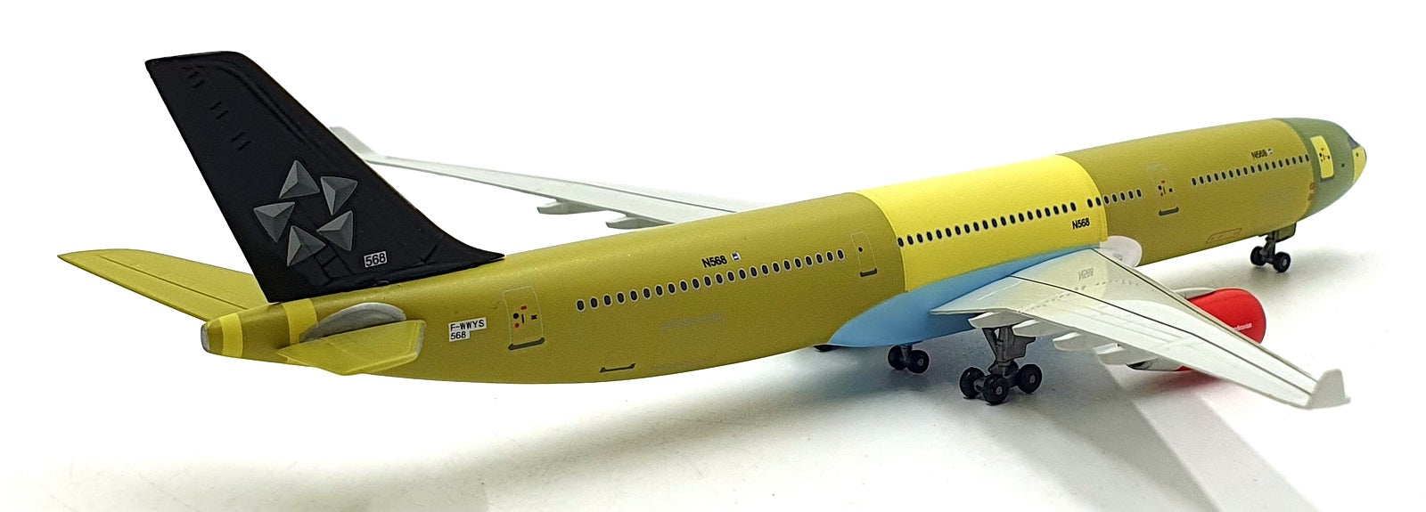Dragon Models 1/400 Scale 556551-03 - Airbus A330-300 SAS Aircraft