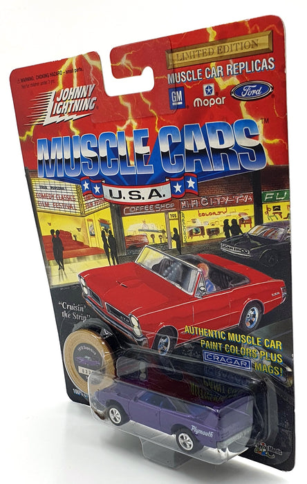 Johnny Lightning 1/64 Scale 200-160 - Muscle Cars USA 1970 Plymouth Superbird