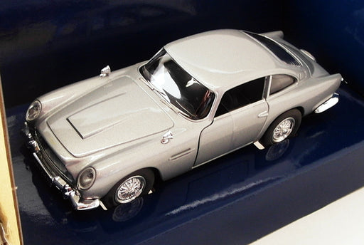 Corgi 1/36 Scale Diecast CC04311 - Aston Martin DB5 - Bond 007 Goldeneye