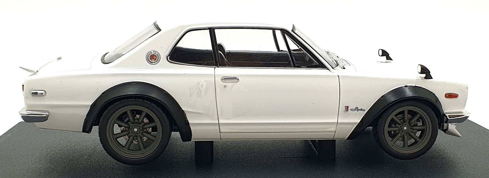Solido 1/18 Scale Diecast S1813001 - 1970 Nissan Skyline (C10) Hakosuka - White