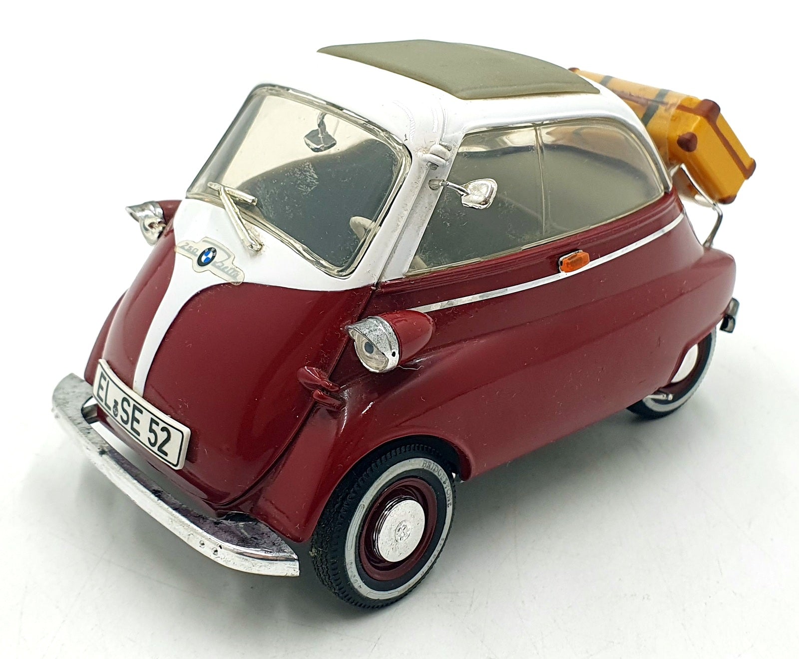 Revell 1/18 Scale Diecast 23426G - BMW 250 Isetta - Red/White