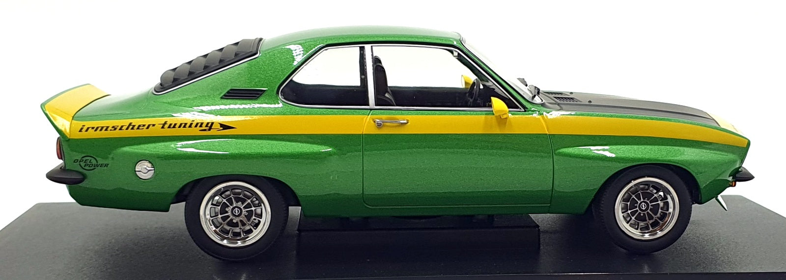 MCG 1/18 Scale Diecast MCG18425 - Opel Manta A - Met. Green