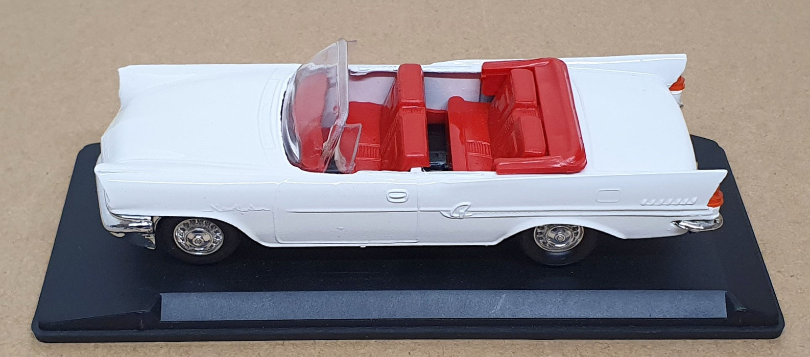 Eligor 1/43 Scale Diecast 1100 - 1958 Chrysler Newyorker Cabriolet - White