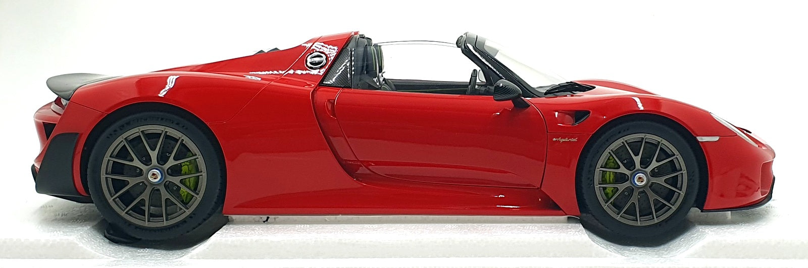 Autoart 1/12 Scale Diecast 12122 - Porsche 918 Spyder - Red