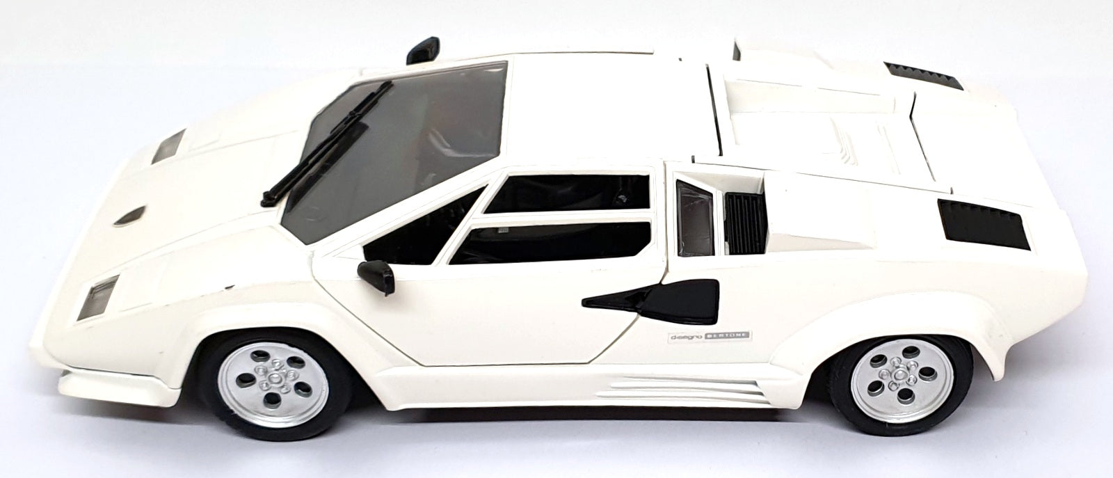 Polistil 1/16 Scale 016755 - Lamborghini Countach - White