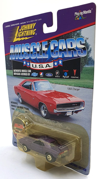 Johnny Lightning 1/64 Scale 202-00 Muscle Cars USA 1970 Dodge Challenger Purple