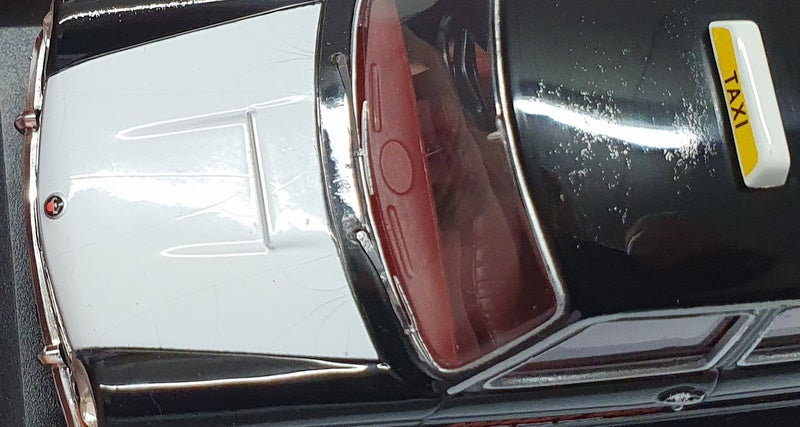 Vanguards 1/43 Scale VA08908 - Austin 1800 Dragon's Taxis - Black/White