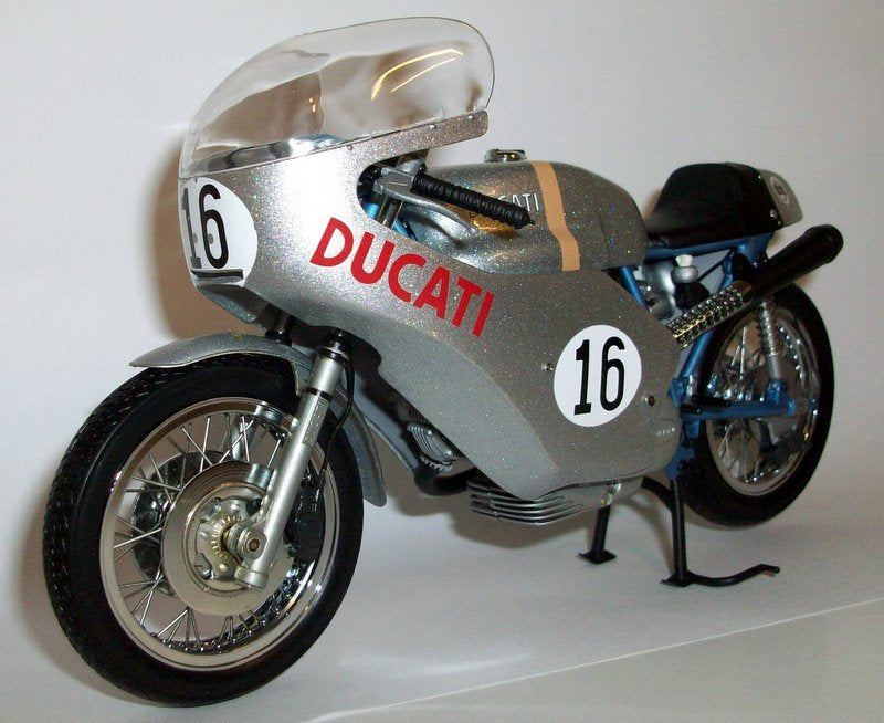 Minichamps 1/12 Scale - 122 720016 Ducati 750 Paul Smart Imola 1972