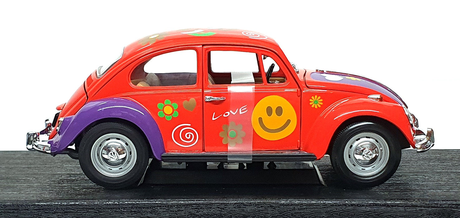 Road Signature 1/18 Scale 92079 - 1967 Volkswagen Beetle - Flower Power Red